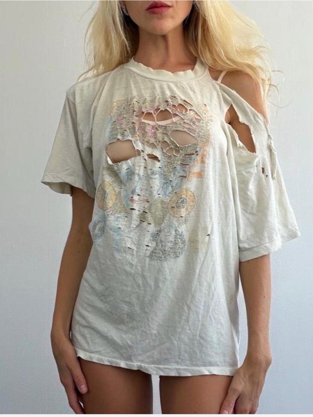 Beat up Robert smith”the cure” band tee